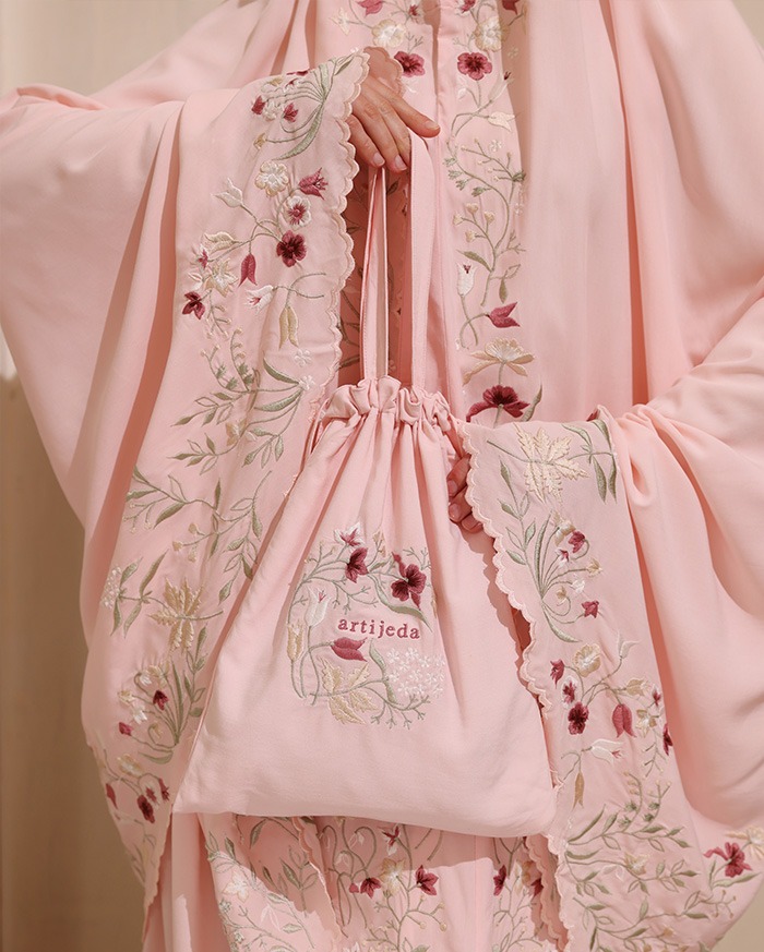 Senaraya - Classic Prayer Robe in Pink