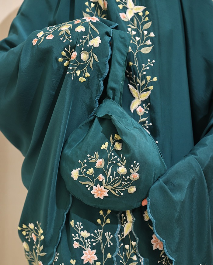 Senaraya - Light Prayer Robe in Teal