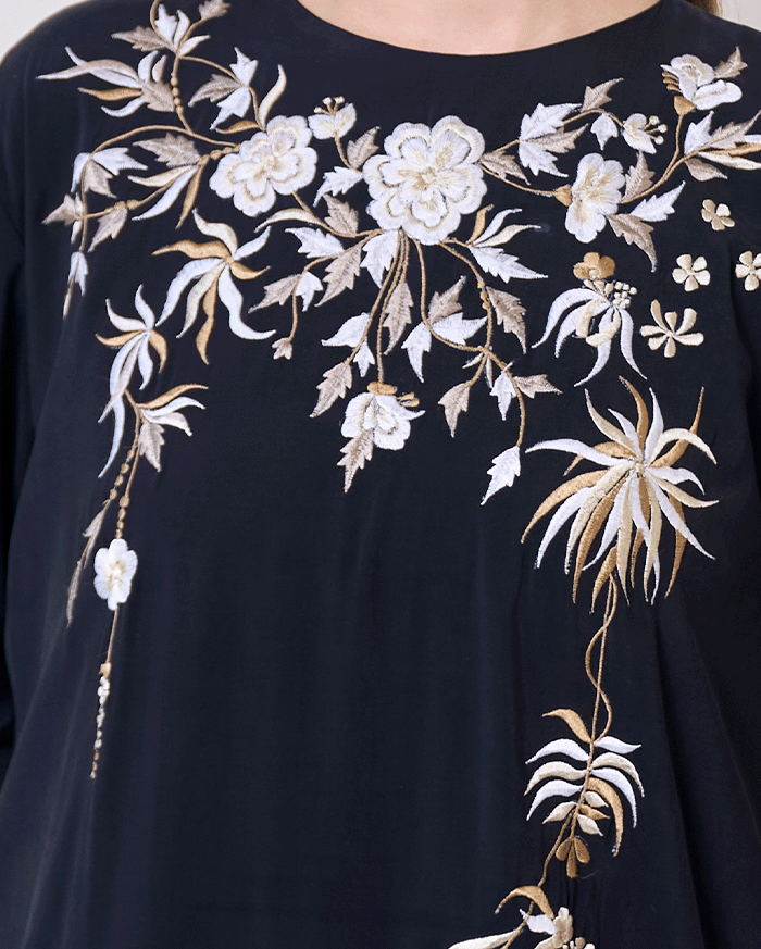 Arumanika - Long Dress in Black