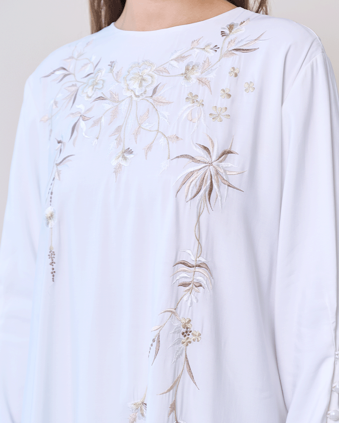 Arumanika - Long Dress in White