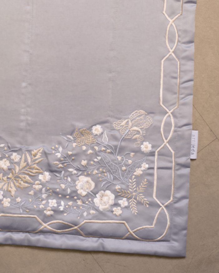 Arumanika - Signature Prayer Mat in Grey