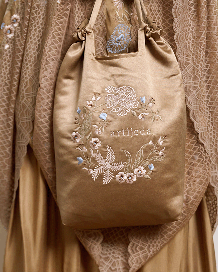 Arumanika - Signature Prayer Robe in Hazel
