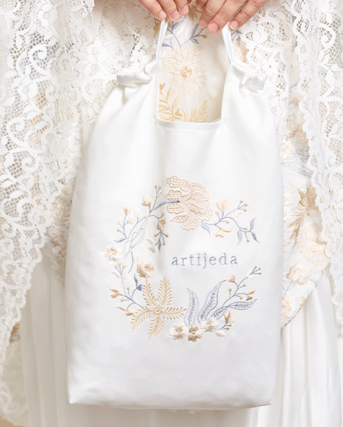 Arumanika - Signature Prayer Robe in White