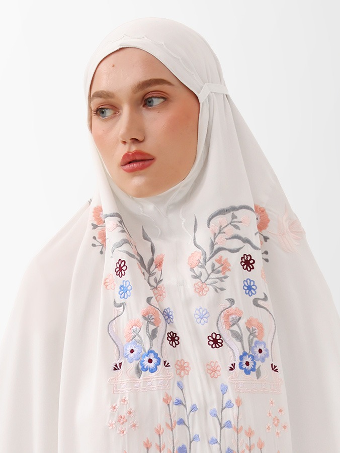 Swaranismara - Luxe Prayer Robe in White