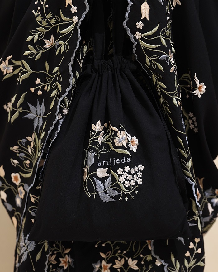Senaraya - Classic Prayer Robe in Black