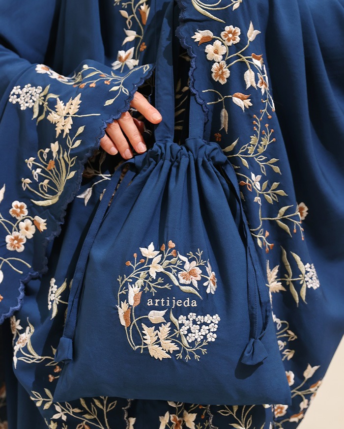 Senaraya - Classic Prayer Robe in Navy