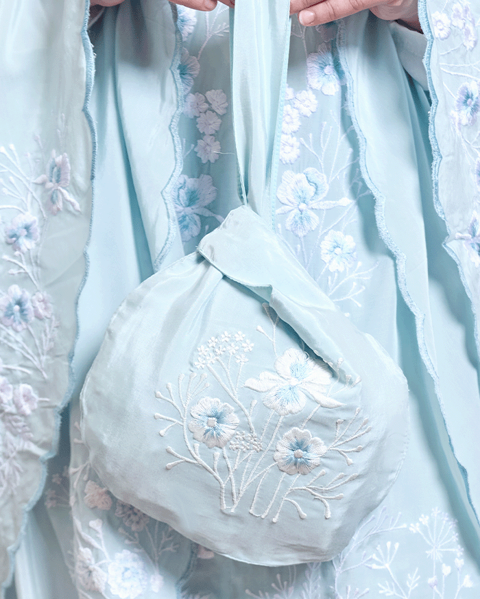 Arumanika - Light Prayer Robe in Sky
