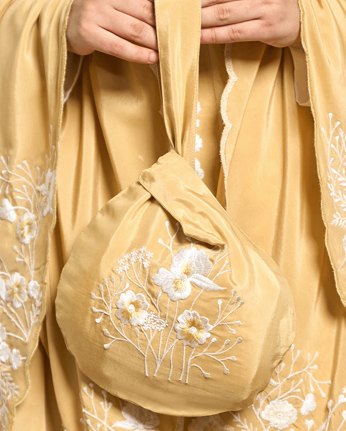 Arumanika - Light Prayer Robe in Gold