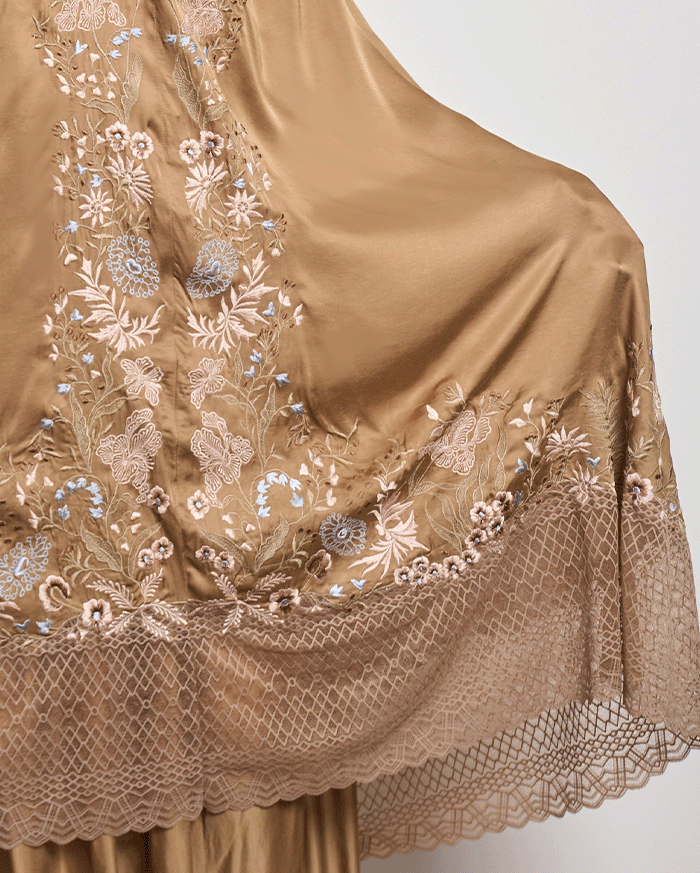 Arumanika - Signature Prayer Robe in Hazel