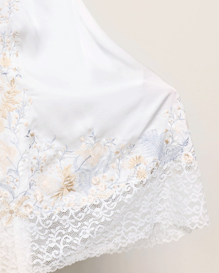 Arumanika - Signature Prayer Robe in White