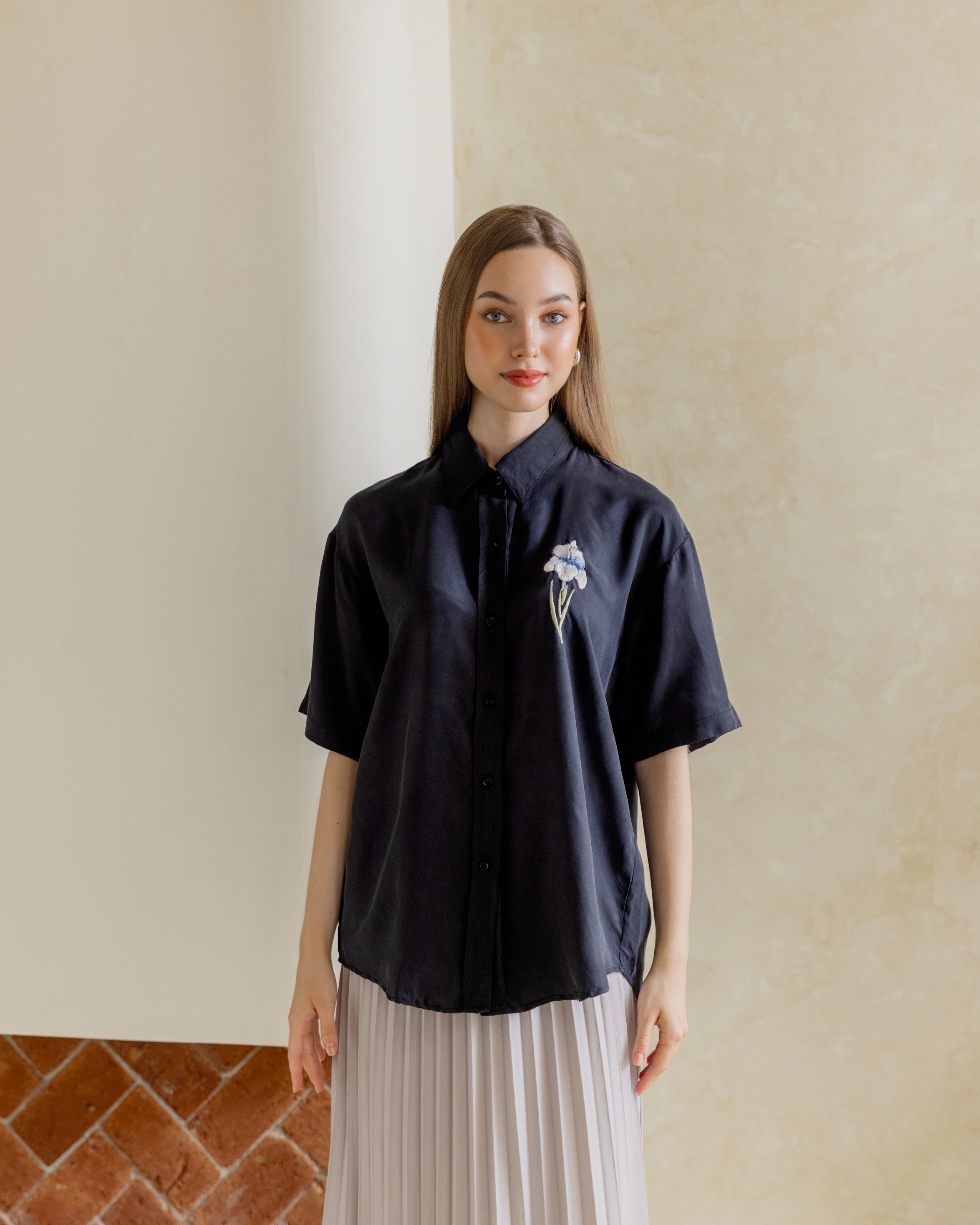Chitrakala - Boxy Shirt in Black