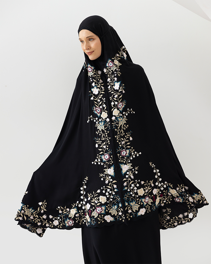 Solana - Premium Prayer Robe in Black