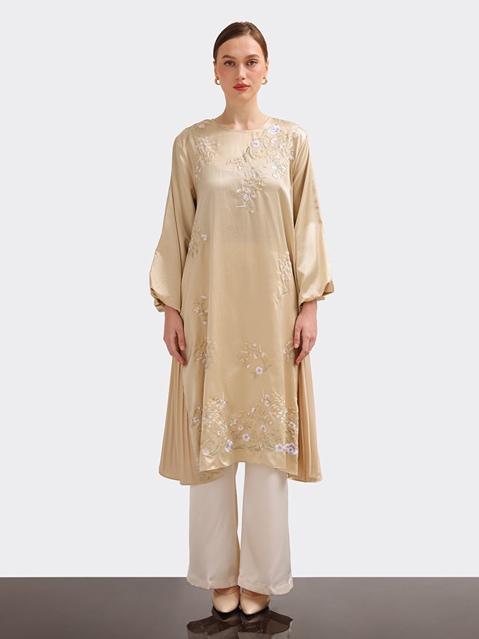 Swaranismara - Pleated Dress in Gold