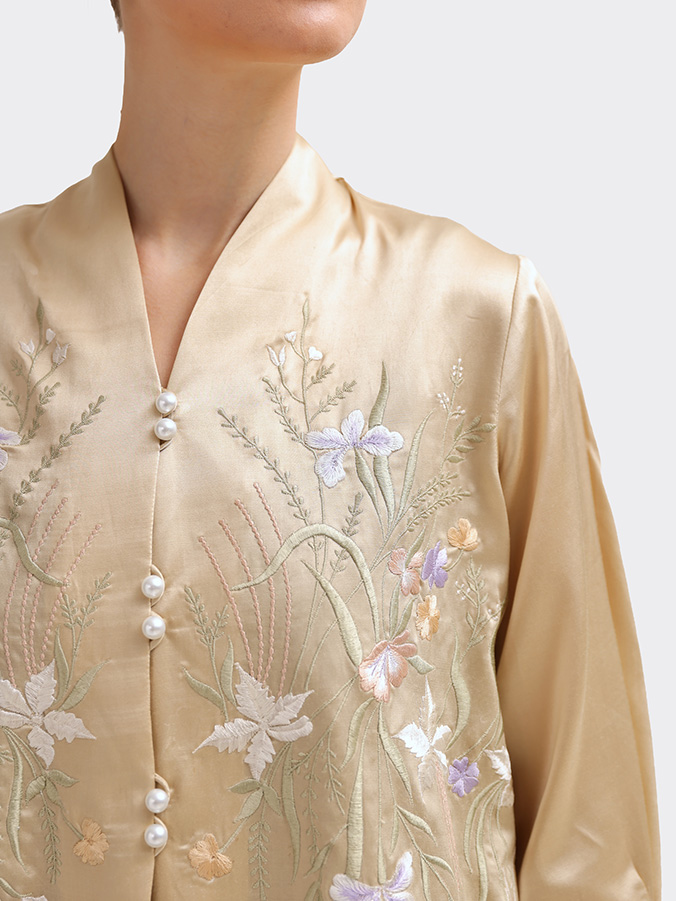 Swaranismara - Relaxed Kebaya in Gold