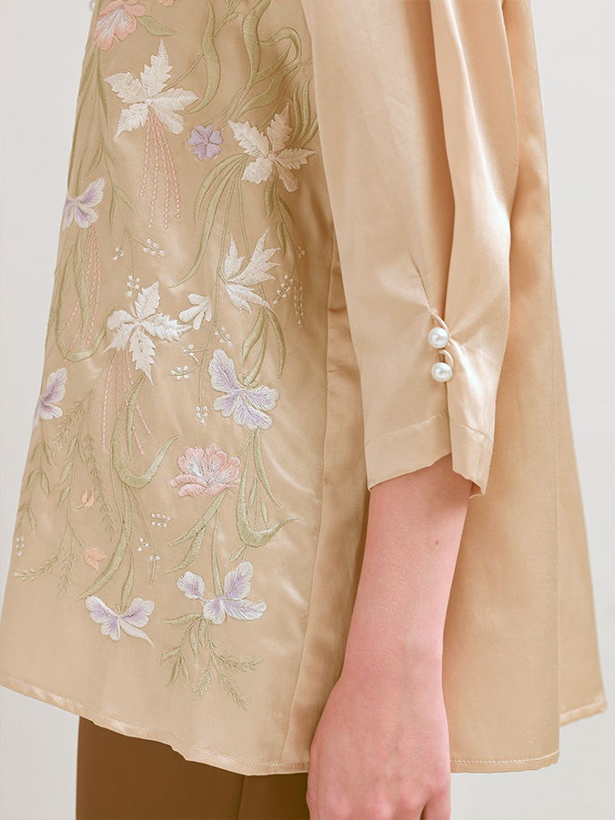 Swaranismara - Relaxed Kebaya in Gold
