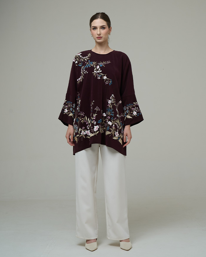 Swaranismara - Square Blouse in Maroon