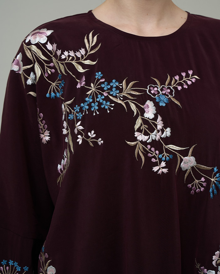 Swaranismara - Square Blouse in Maroon