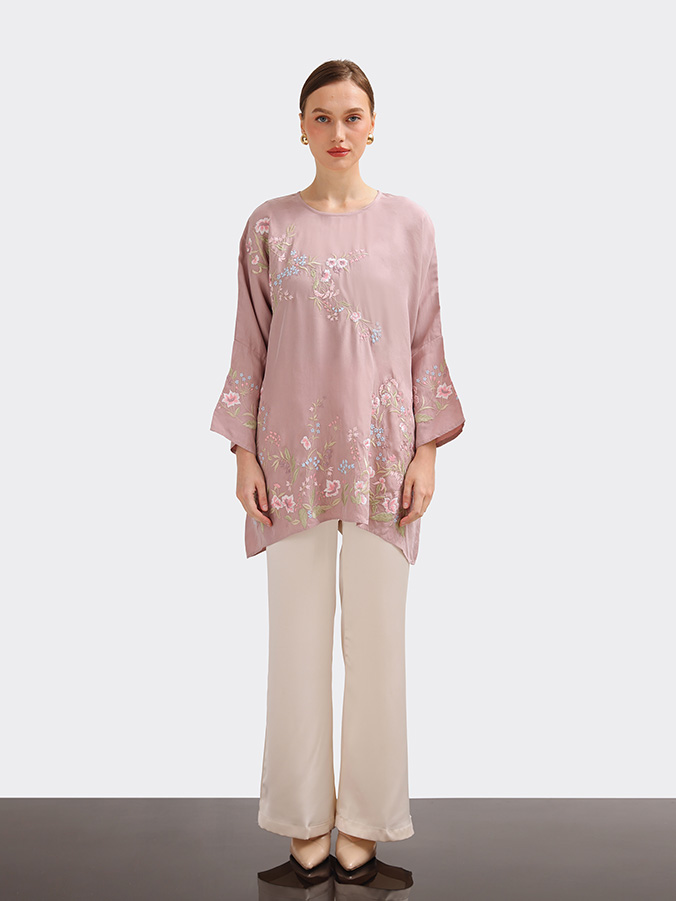 Swaranismara - Square Blouse in Pink