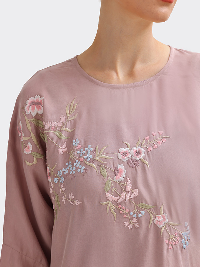 Swaranismara - Square Blouse in Pink
