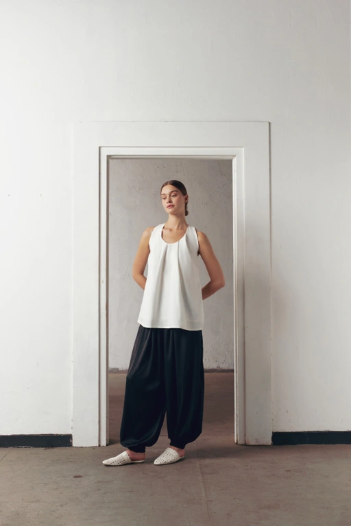 Image of Ara Top