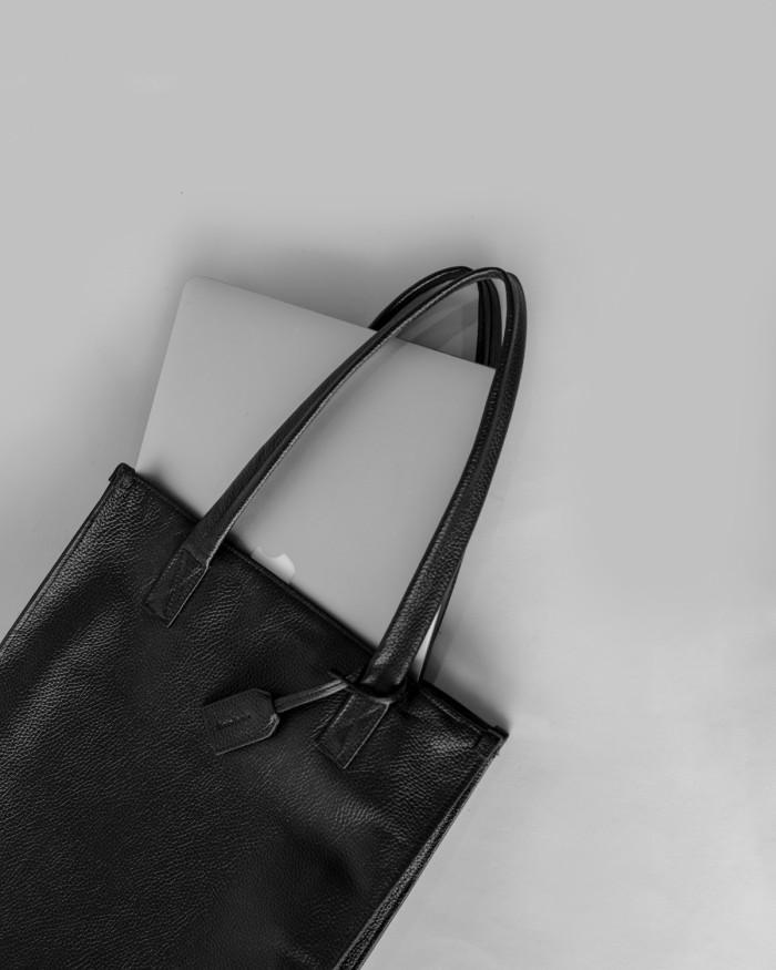 Artolouis Art.11 - Odyssey Black Leather 15L everyday soft tote