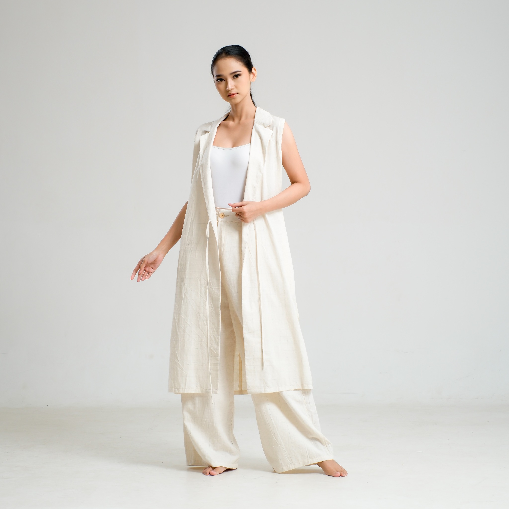 SAKA ASTA | VEST SLEEVELESS RECYCLE CHECKER