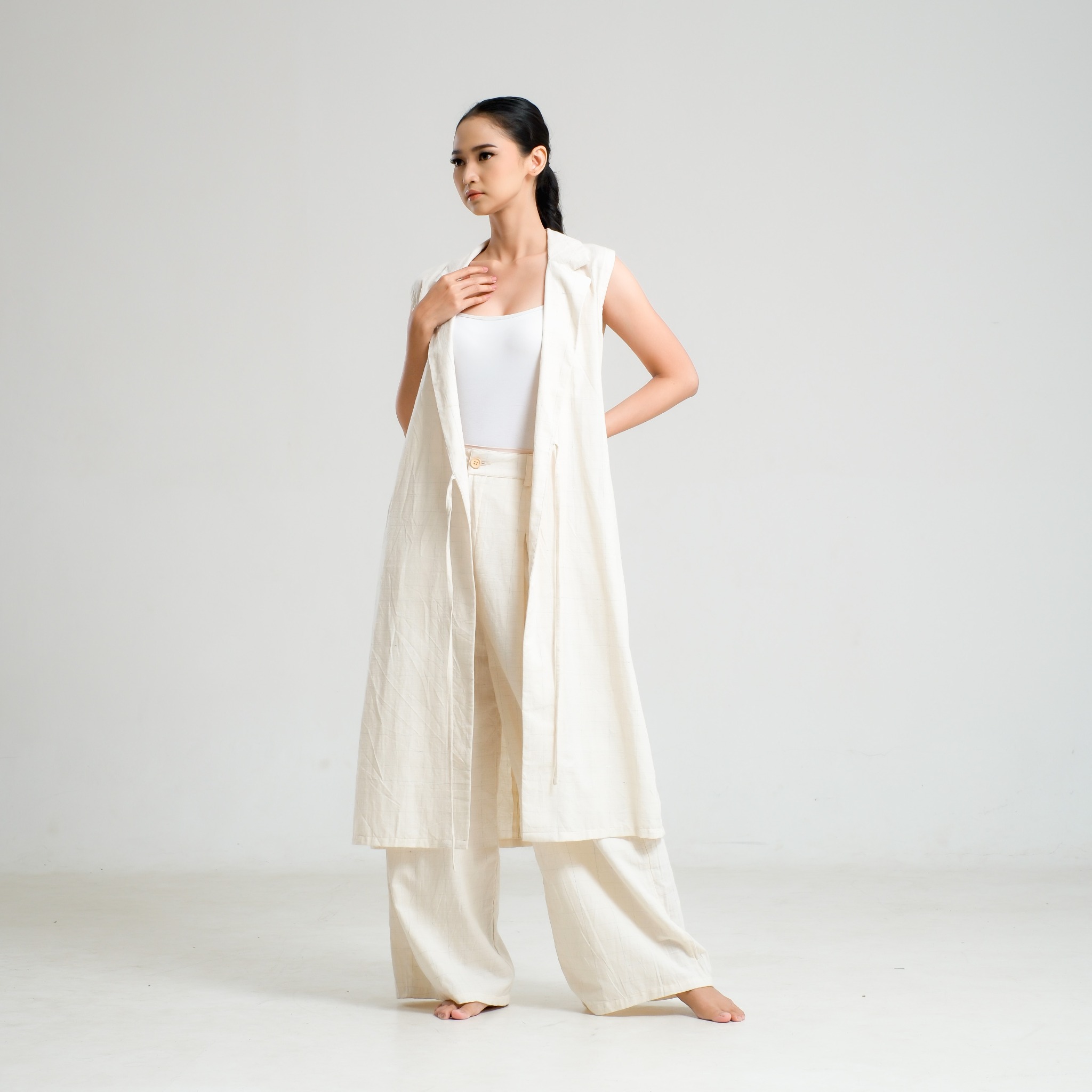 SAKA ASTA | VEST SLEEVELESS RECYCLE CHECKER