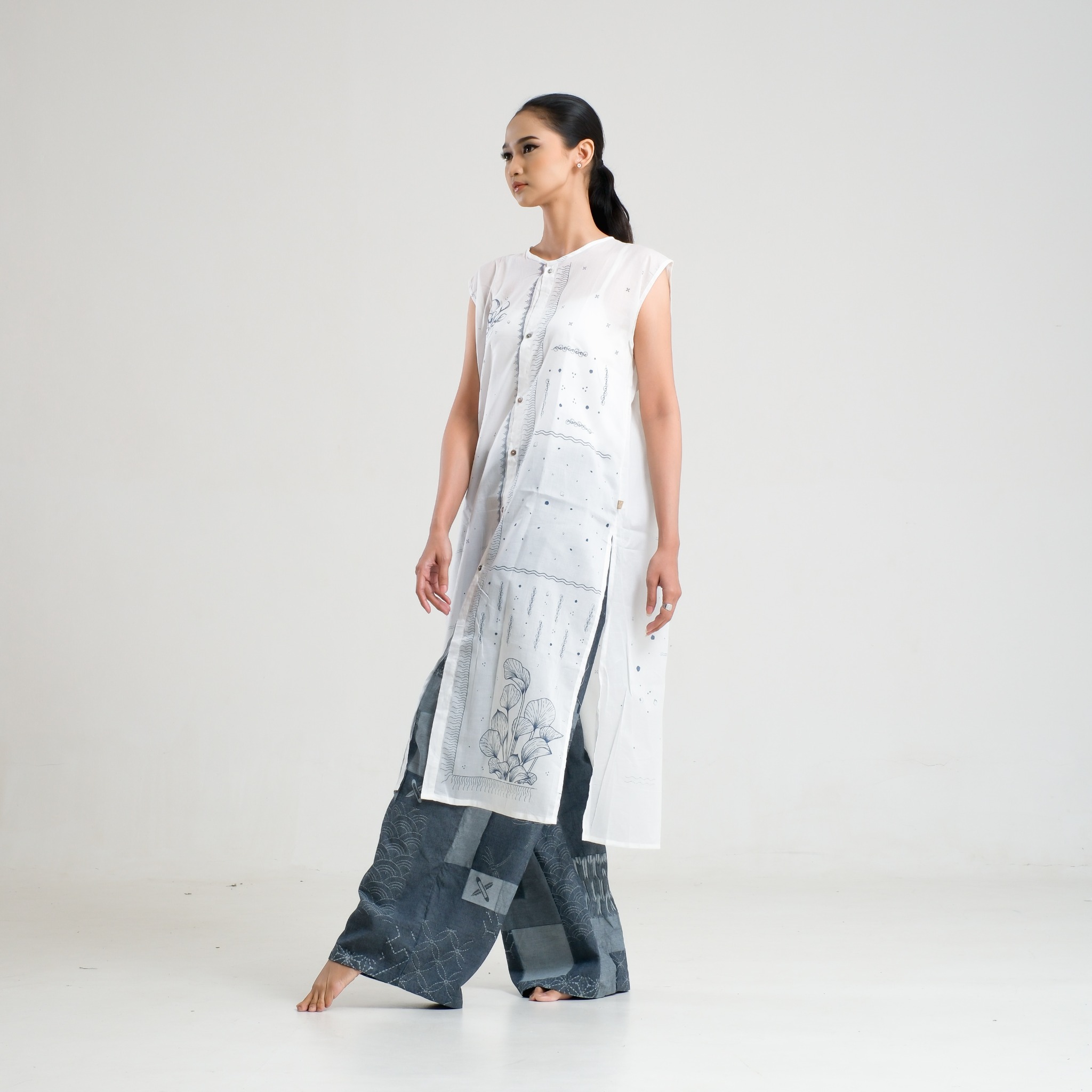 SAKA ASTA | TUNIC SLEEVELESS ENCENG KOMBINASI PUTIH