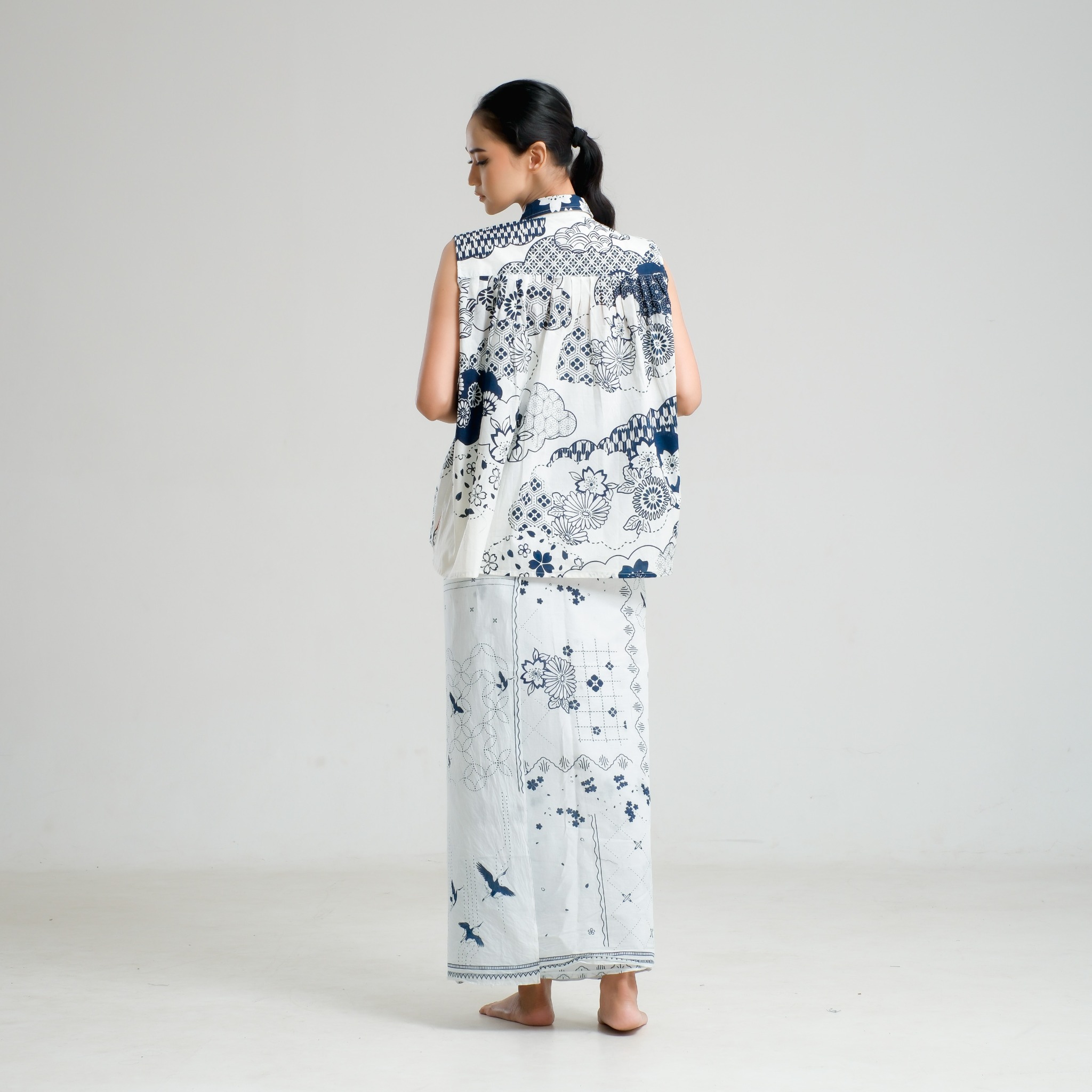 SAKA ASTA | SLEEVELESS RUANG LANGIT PUTIH