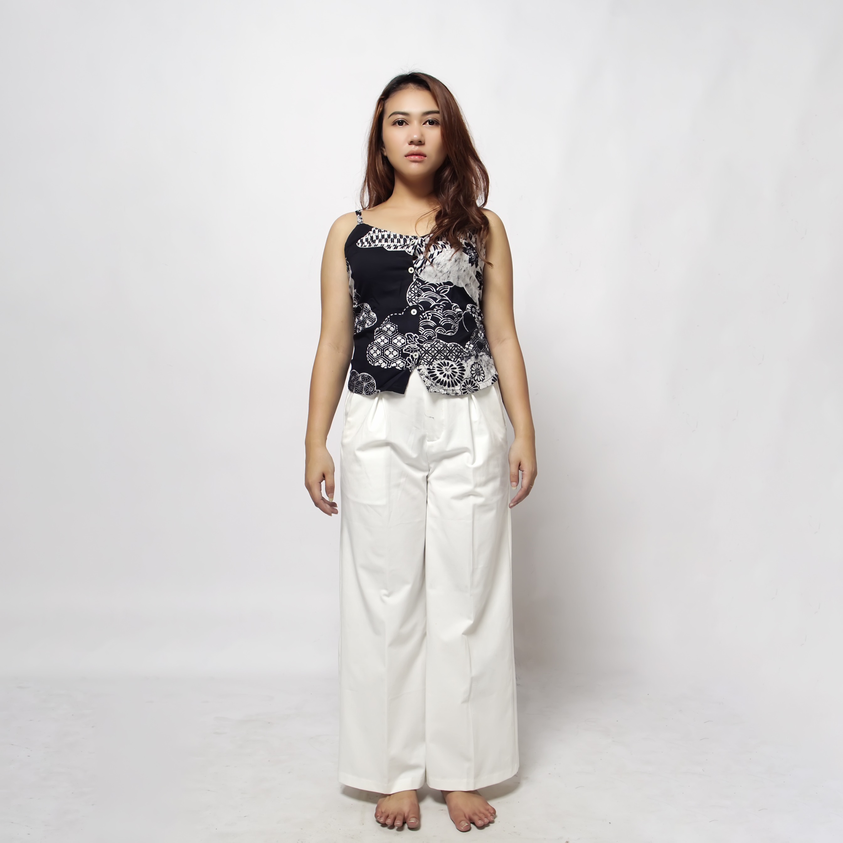 Ruang Langit Black Tank Top | Saka Asta