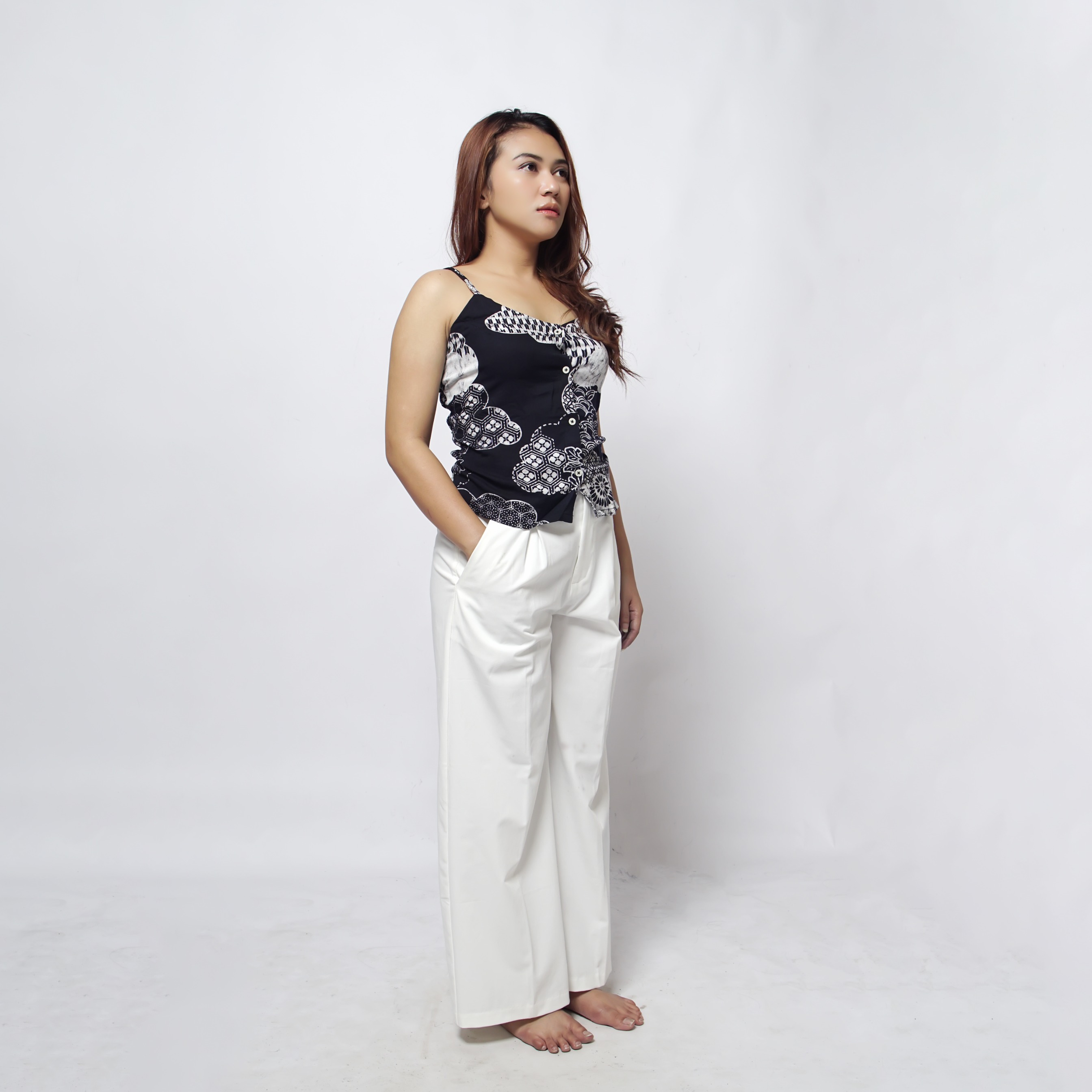 Ruang Langit Black Tank Top | Saka Asta