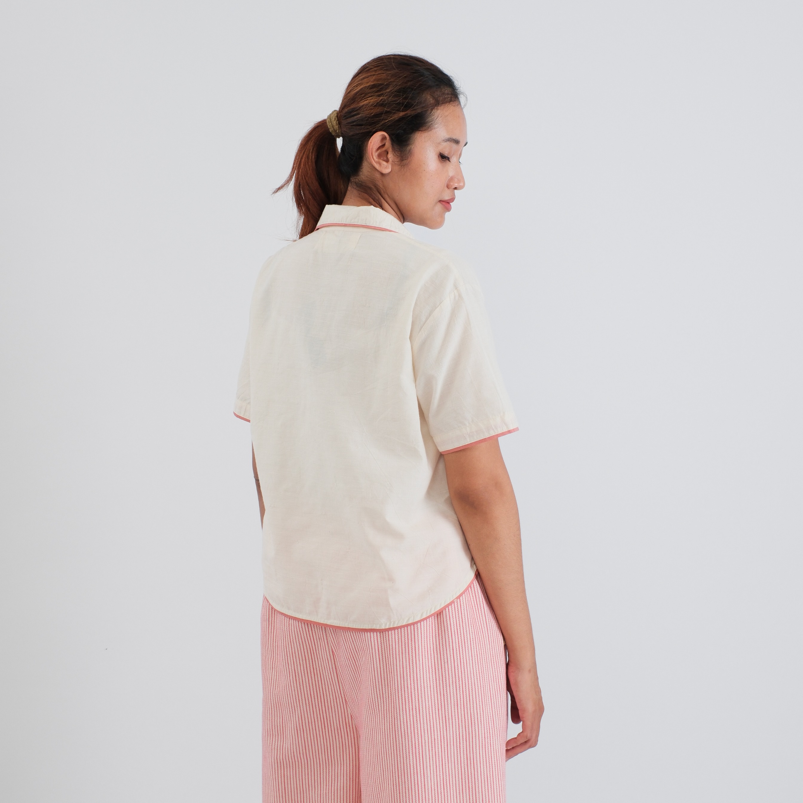 SAKAASTA | KEMEJA CROP