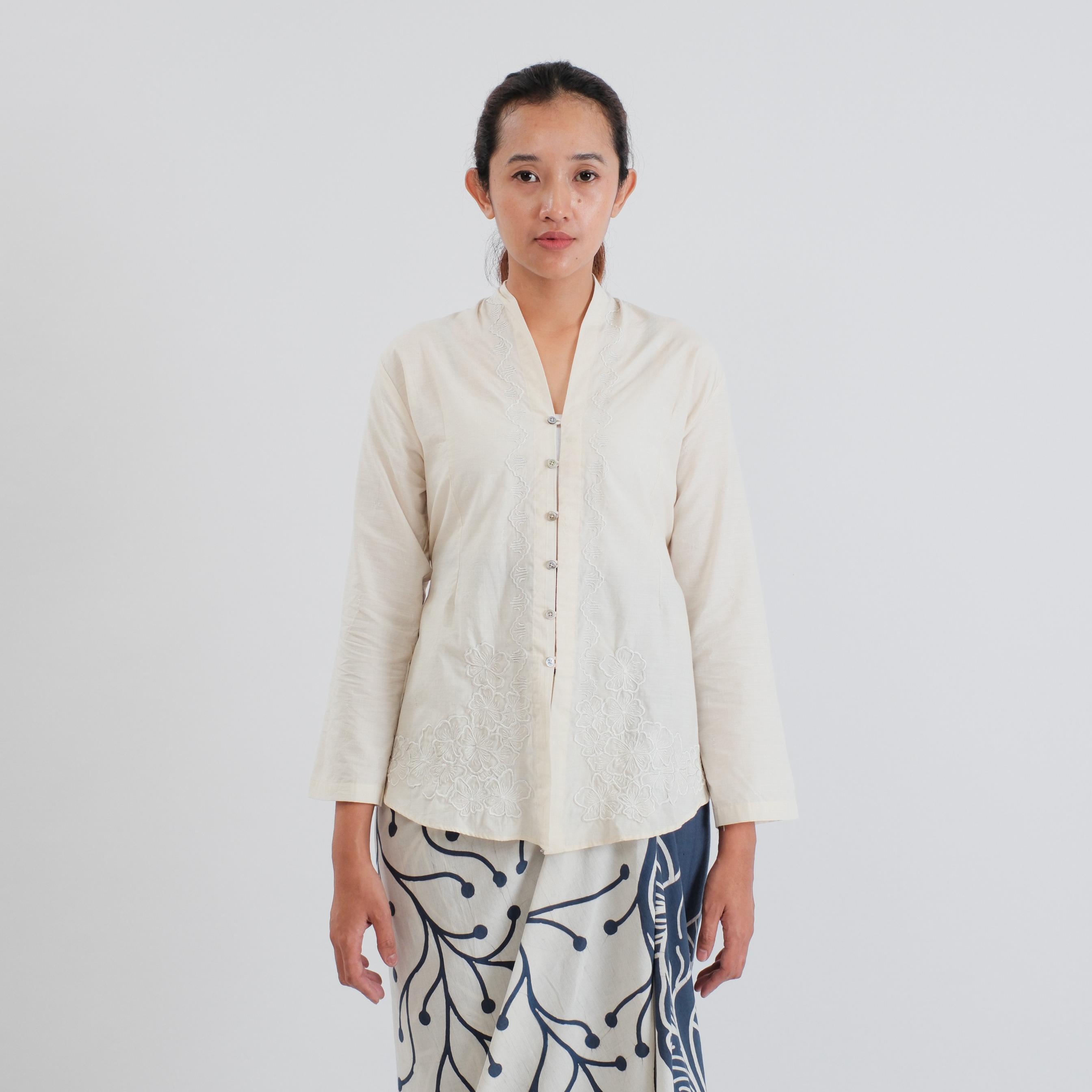 SAKAASTA | KEBAYA TENUN 123 BORDIR