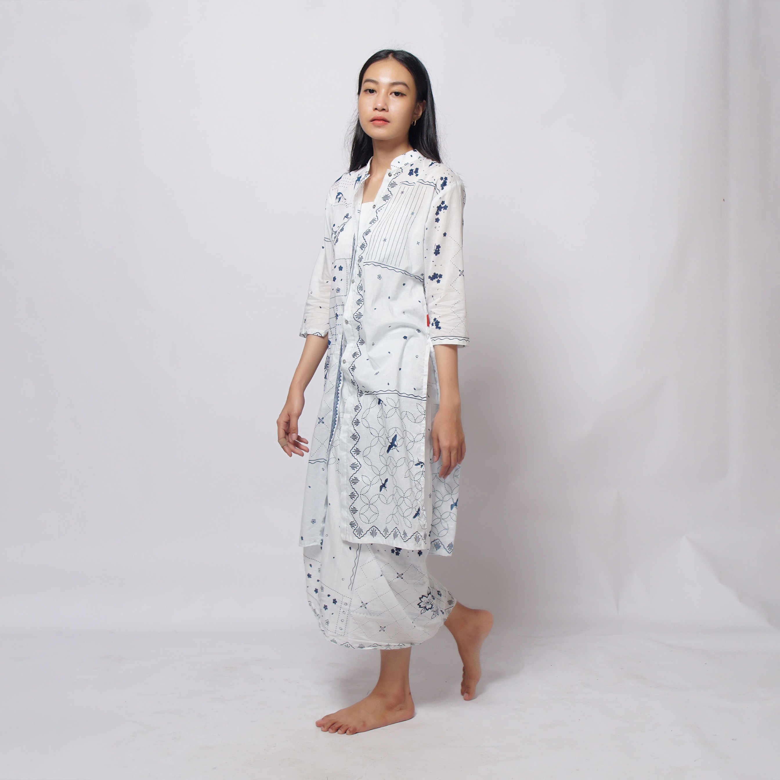 Crane Sakura Putih Tunic | Saka Asta