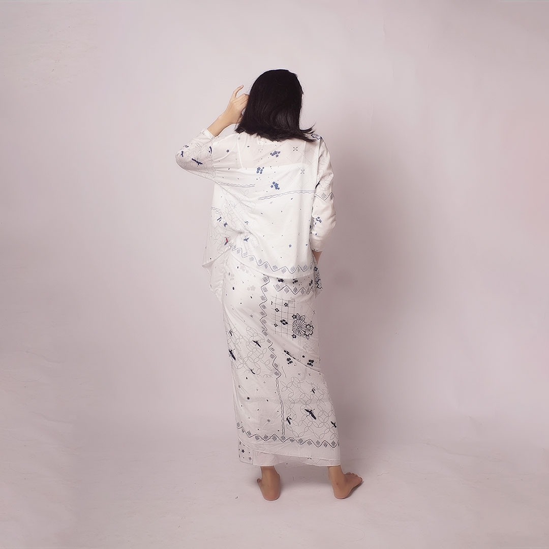 Crane Sakura Putih Kimono Outer | Saka Asta