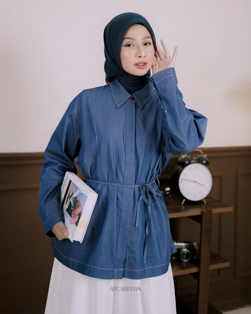 Image of Valerie denim wash shirt - Kemeja jeans wanita