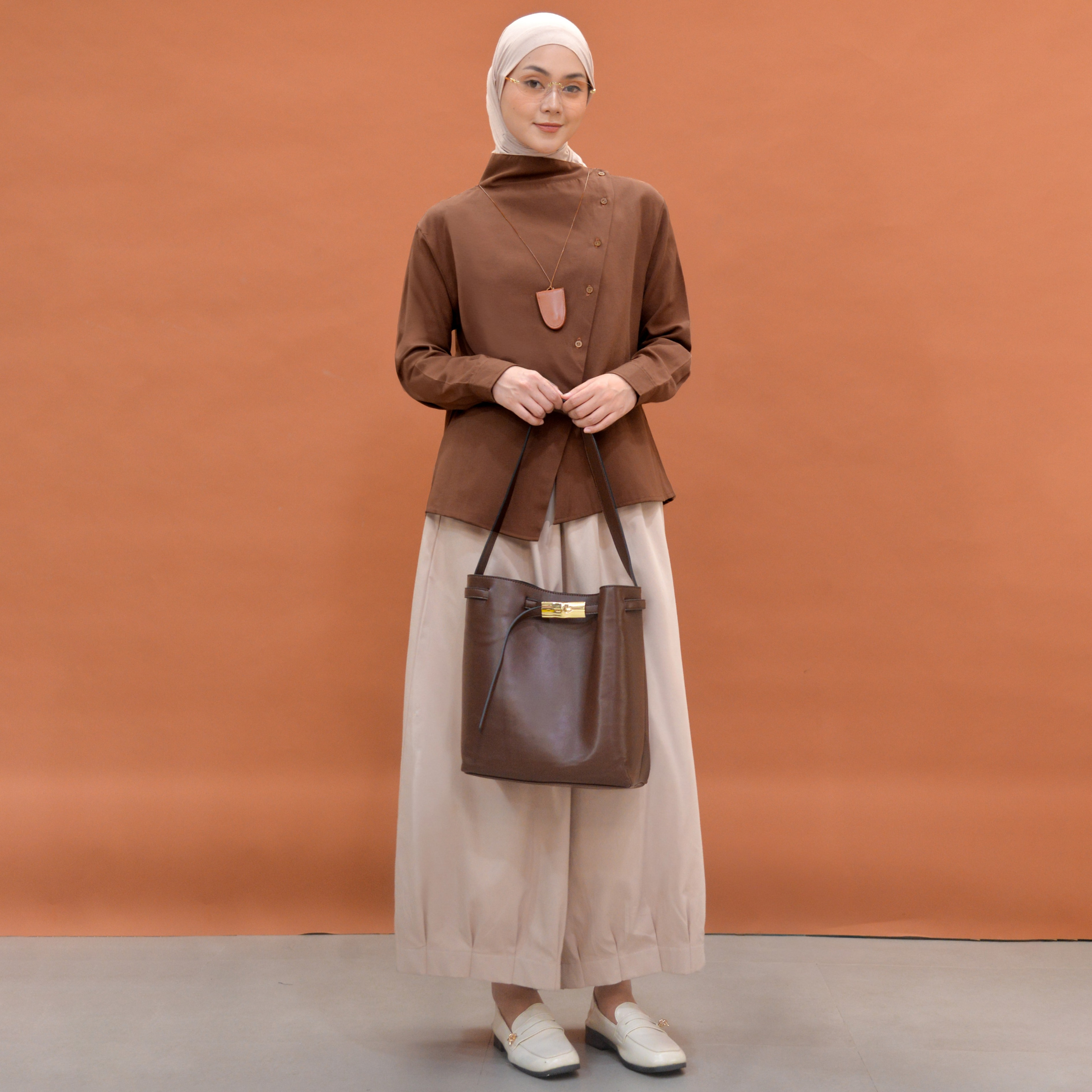 Amara Top Brownie