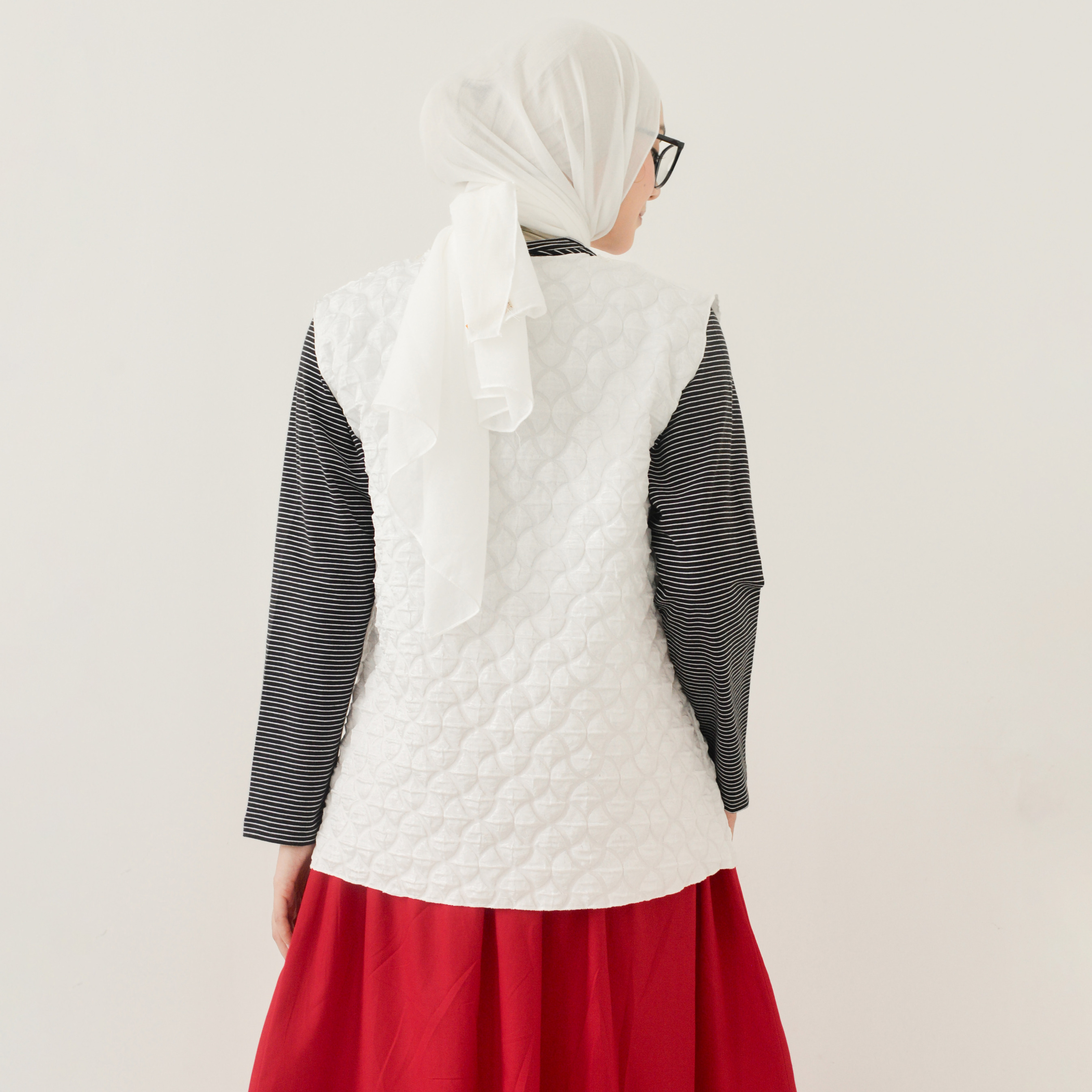 Croco Vest White