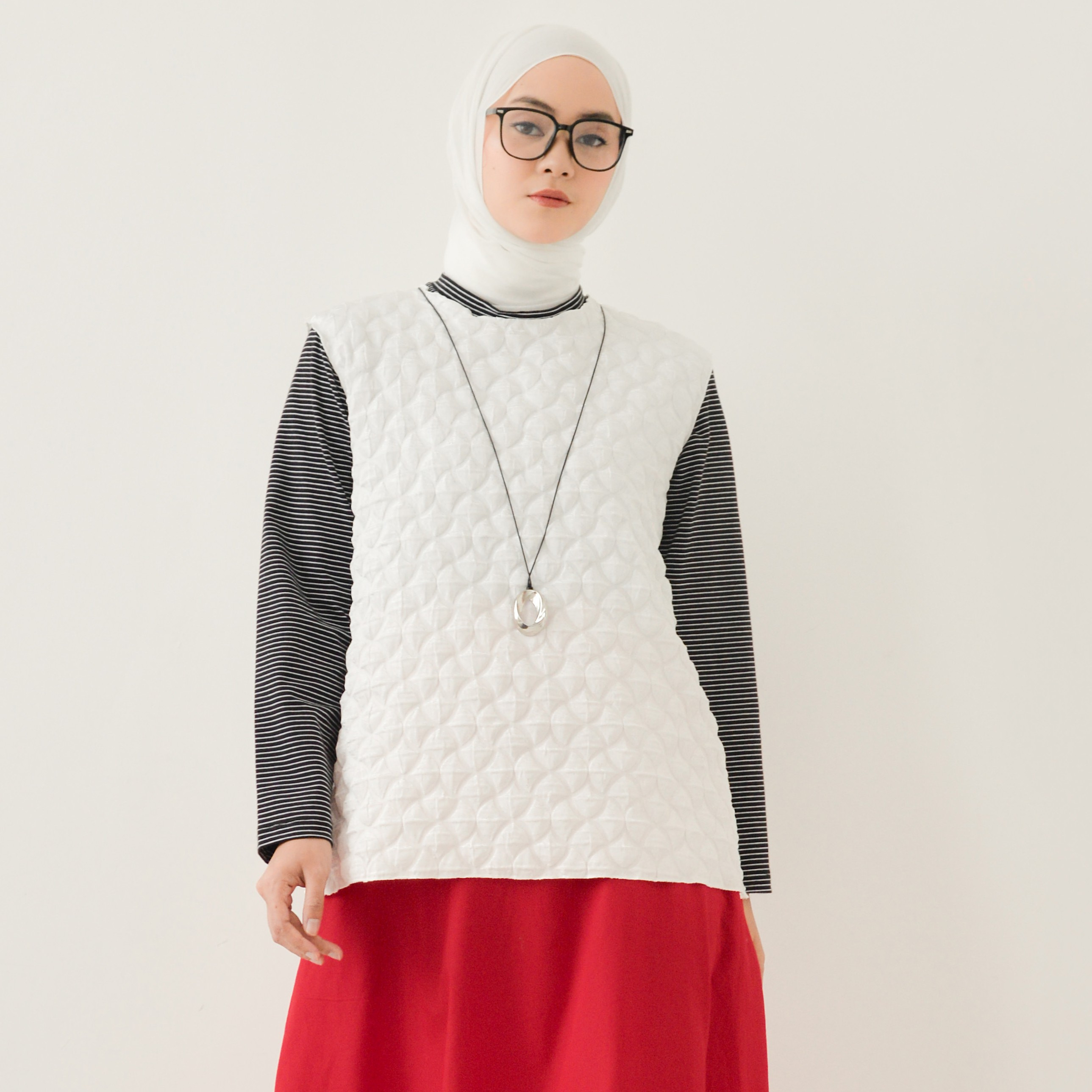 Croco Vest White
