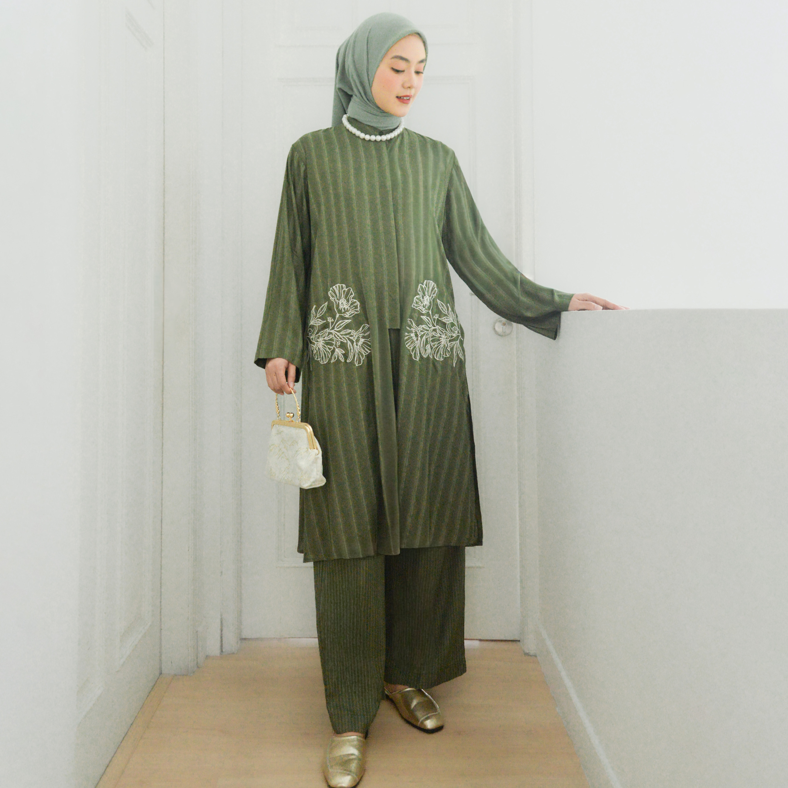 Gladys Set Army