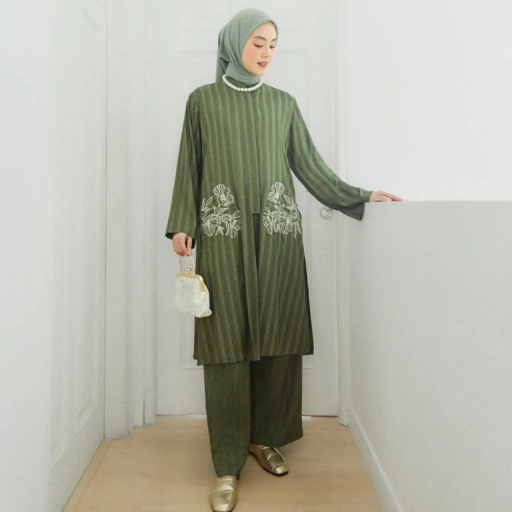 Image of Gladys Set Army