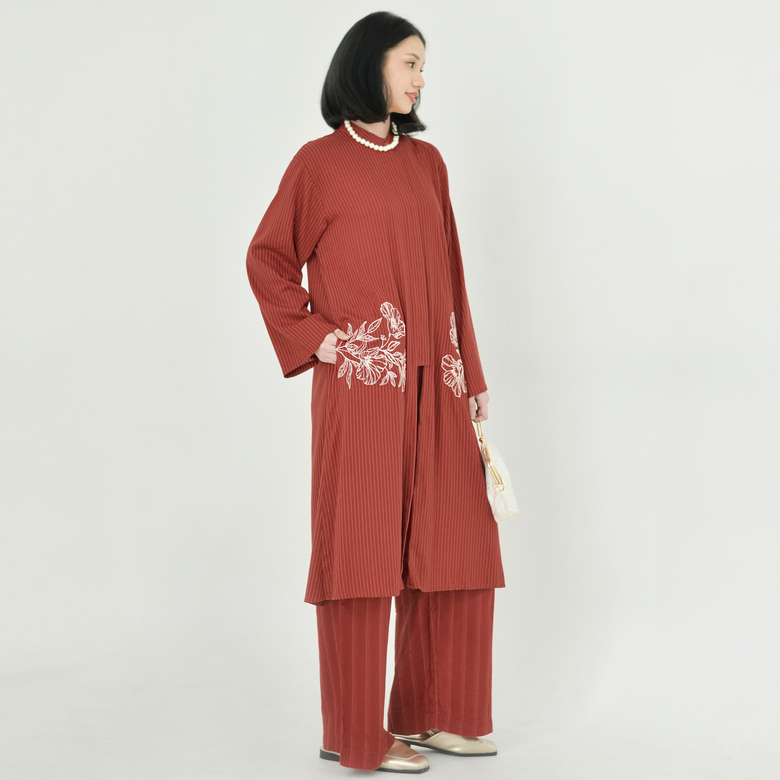 Gladys Set Terra