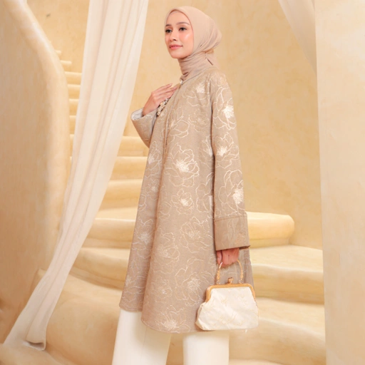 Image of Haru Long Outer Goldie