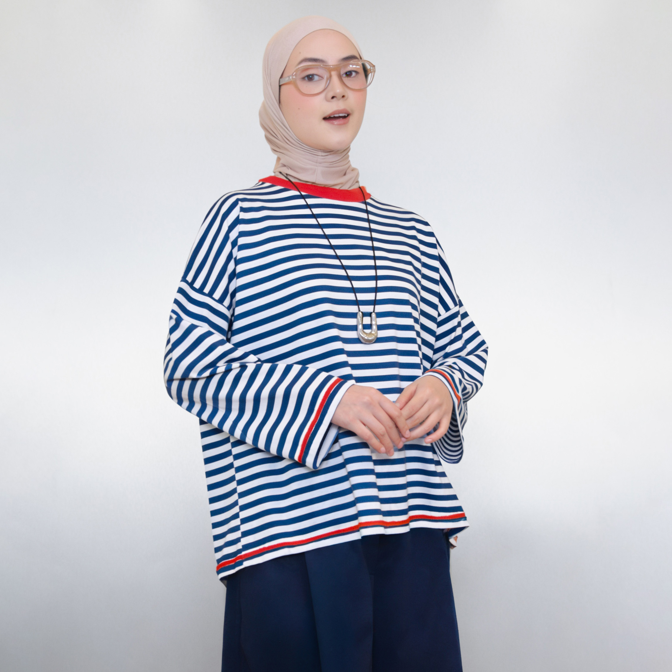 Neona Tshirt RedNavy