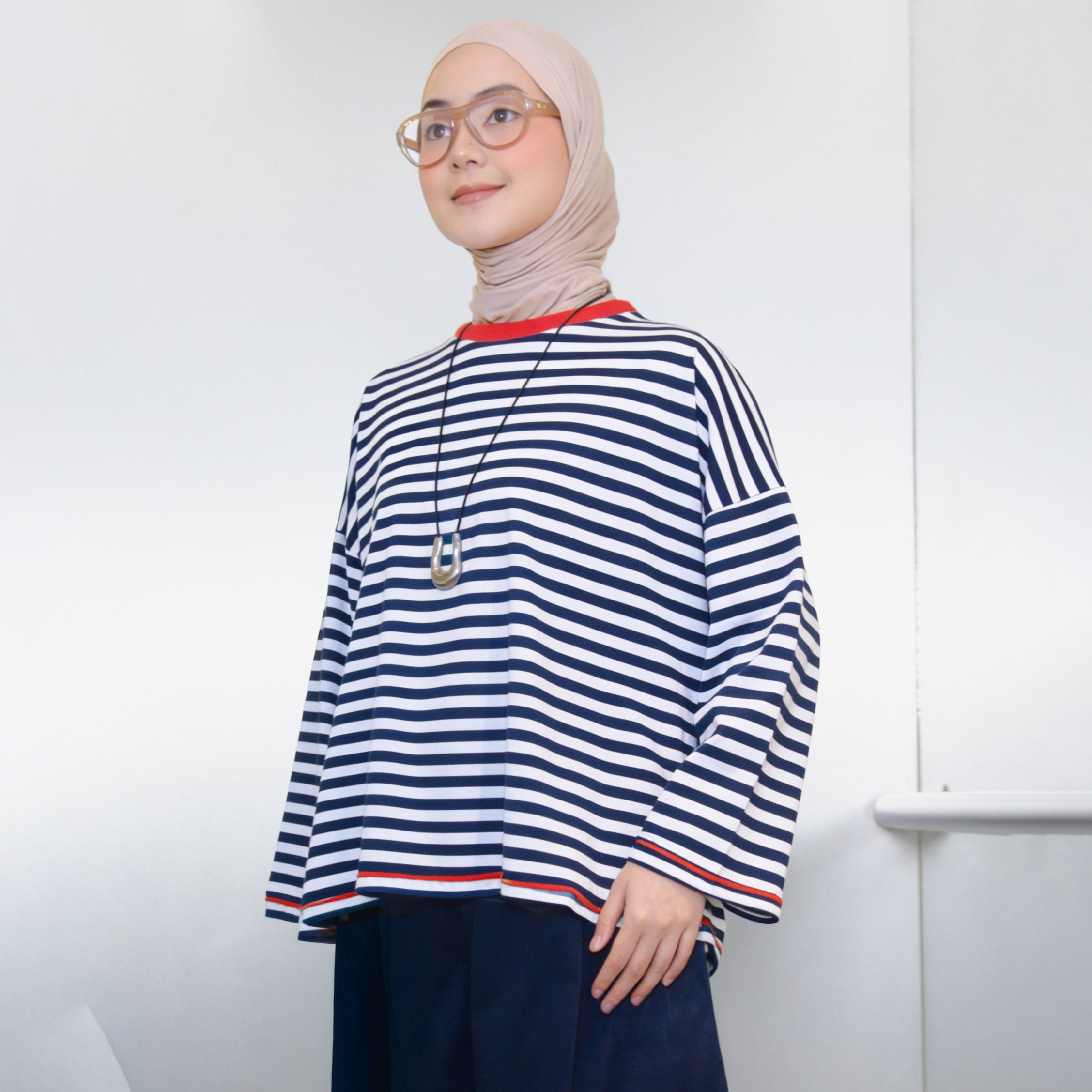 Neona Tshirt RedNavy