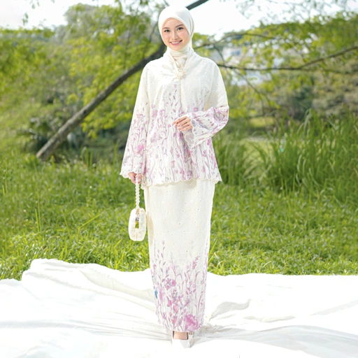 Image of Qiana Set Watercolor Berry