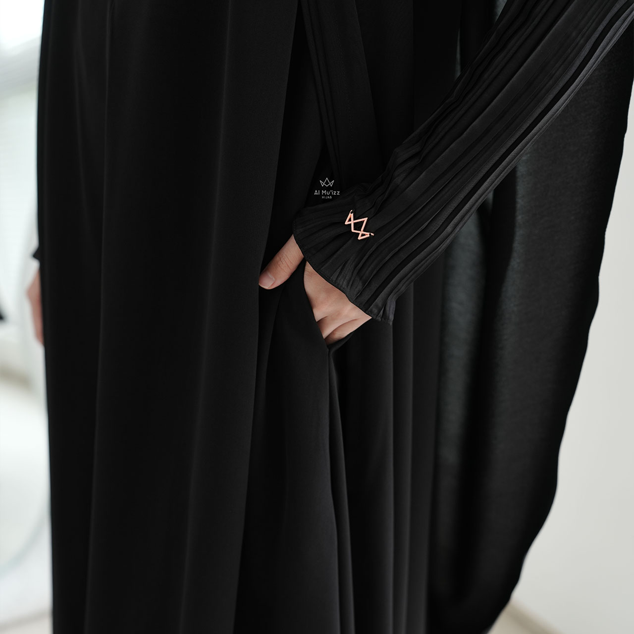 Hijab Almuizz - Hanaya Abaya Dress Gamis 2 in 1 lengan Plisket Lebaran 2026 (Abaya Only)