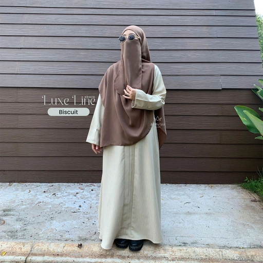 Image of Hijab Almuizz - Luxe Line Abaya dress Gamis Stripe Motif Salur Vertikal (Abaya Only) PO