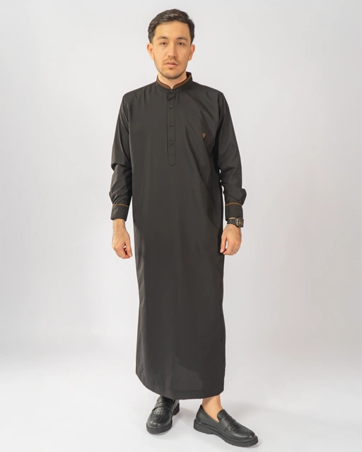 Image of Makhtab Thawb Khazan Black