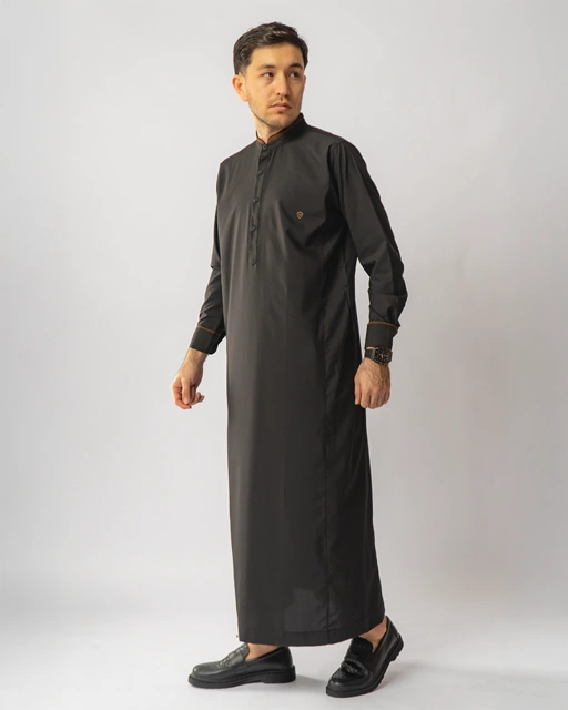 Image of Makhtab Thawb Khazan Black